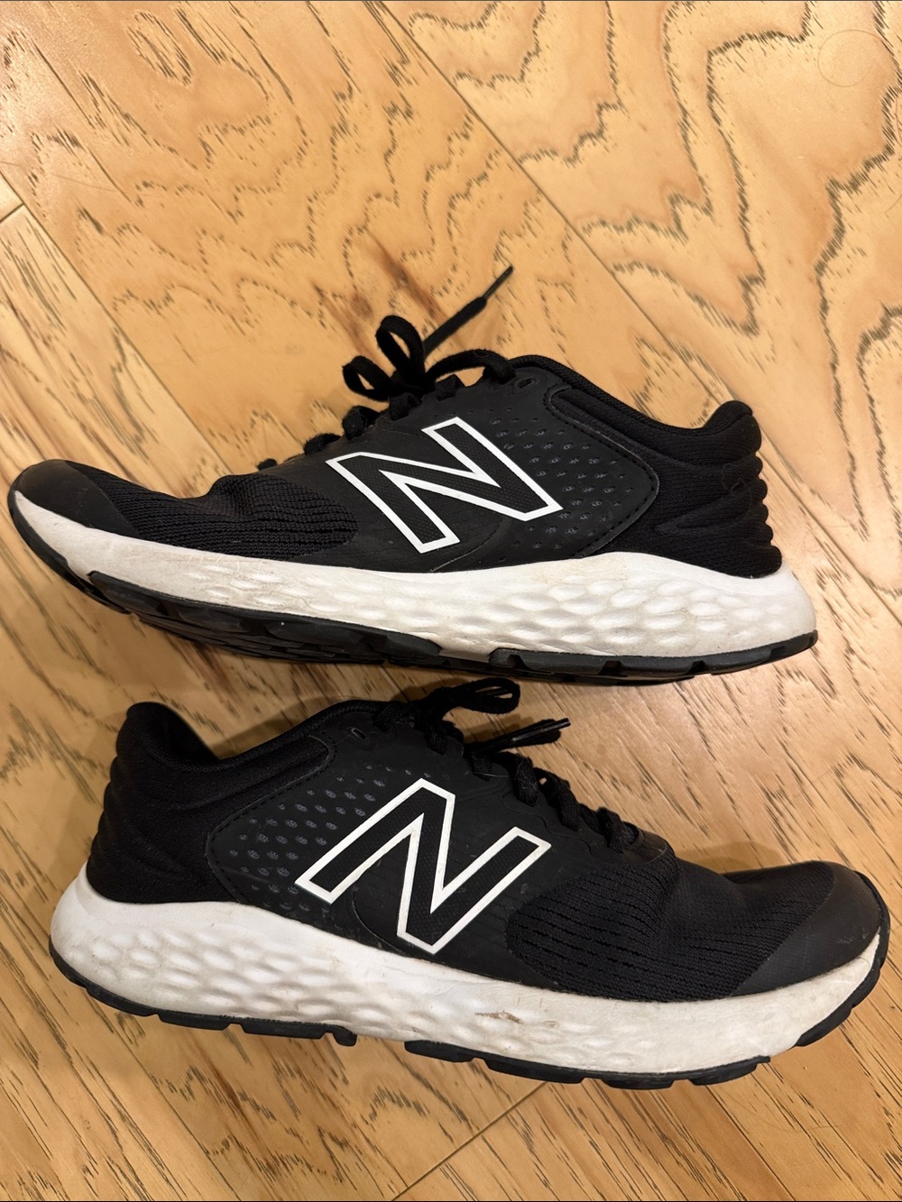 New Balance 520 Black & White Athletic Sneakers
